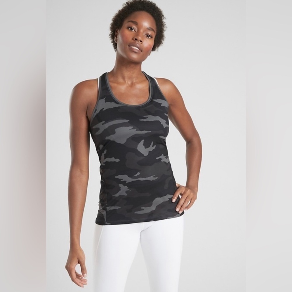 ATHLETA Limitless Gray Camo Keyhole Tank size Medium